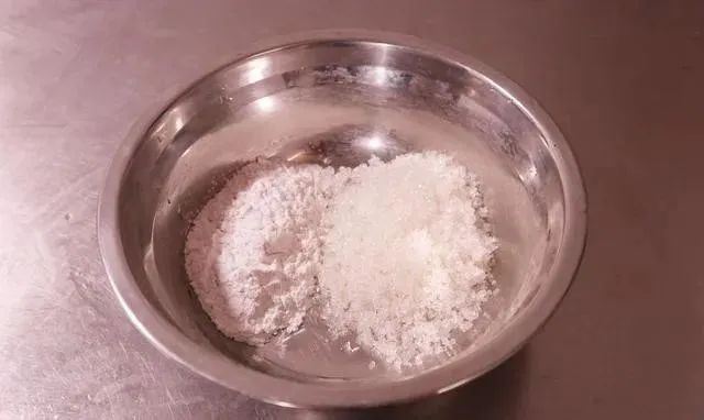 鱼皮花生米的家庭做法视频 